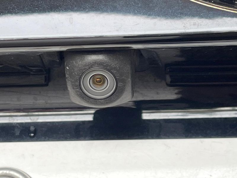 2018 Toyota Prius DAA-ZVW50 (UW-6ab0a2a851c0d)[18]