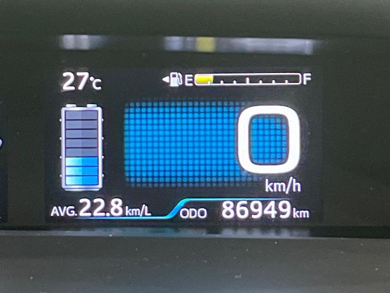 2018 Toyota Prius DAA-ZVW50 (UW-6ab0a2a851c0d)[2]