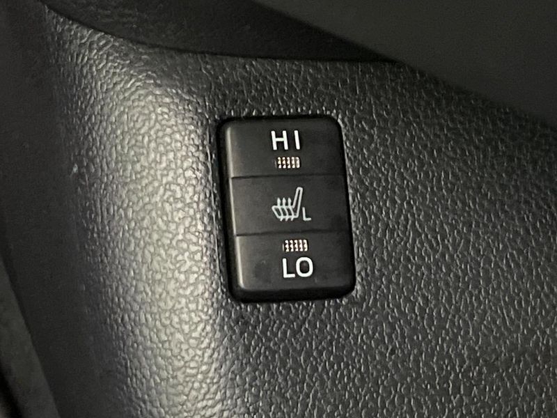 2018 Toyota Prius DAA-ZVW50 (UW-6ab0a2a851c0d)[16]