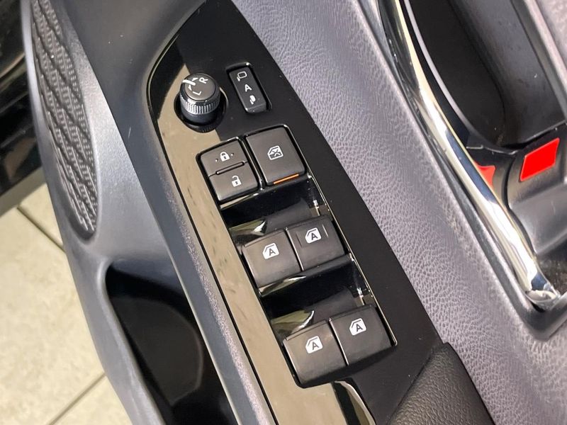 2018 Toyota Prius DAA-ZVW50 (UW-6ab0a2a851c0d)[27]