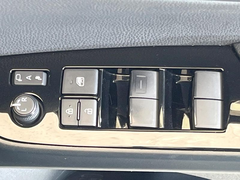 2021 Toyota Prius 6AA-ZVW51 (UW-6ab0a2aeefb1e)[13]