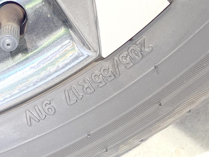 2023 Toyota Voxy 6AA-ZWR90W (UW-6ab0a2c9065dc)[26]
