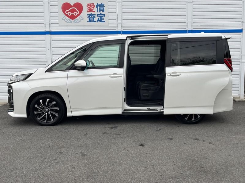 2023 Toyota Noah 6AA-ZWR90W (UW-6ab0a2c9d5952)[22]