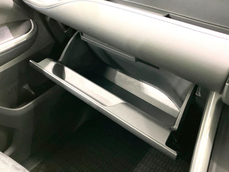 2025 Toyota Voxy 6AA-ZWR90W (UW-6ab0a2ce08c49)[17]