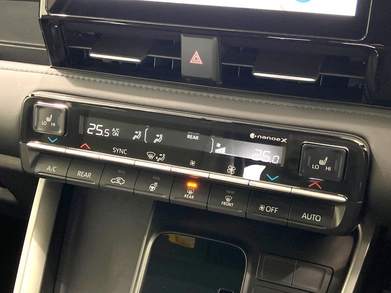 2025 Toyota Voxy 6AA-ZWR90W (UW-6ab0a2ce08c49)[28]