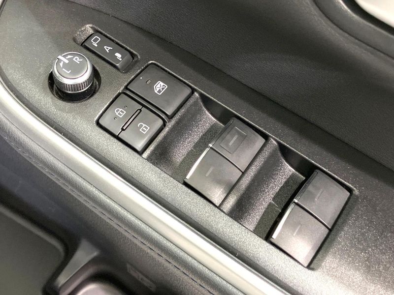 2025 Toyota Voxy 6AA-ZWR90W (UW-6ab0a2ce08c49)[12]