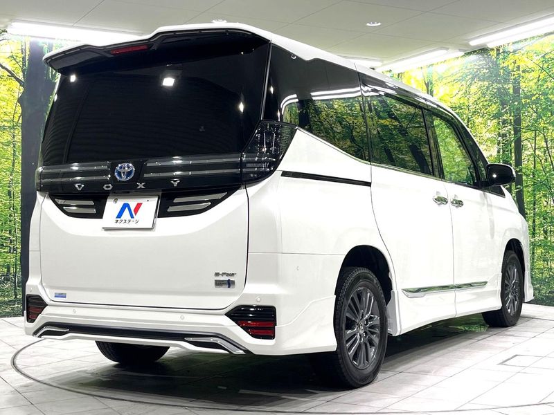 2023 Toyota Voxy 6AA-ZWR95W (UW-6ab0a2d45b5a7)[7]
