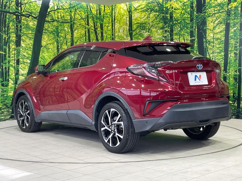 2018 Toyota C-HR DAA-ZYX10 (UW-6ab0a2d8a5a3a)[14]