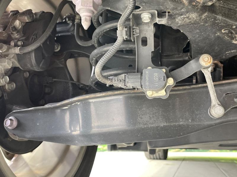 2018 Toyota C-HR DAA-ZYX10 (UW-6ab0a2d8a5a3a)[22]