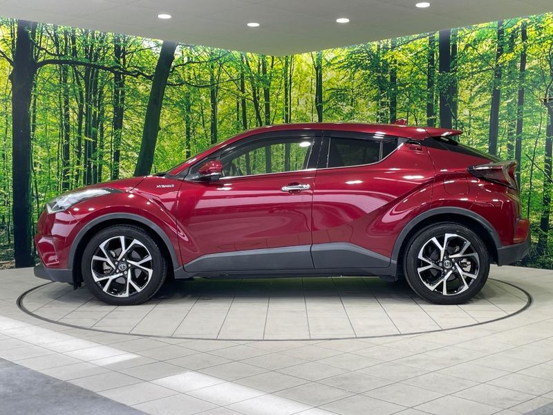 2018 Toyota C-HR DAA-ZYX10 (UW-6ab0a2d8a5a3a)[13]