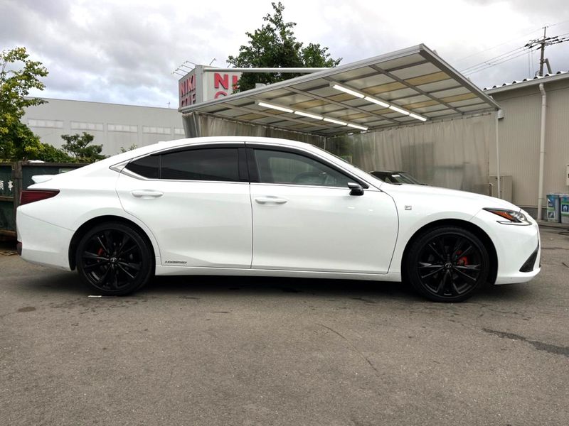 2022 Lexus ES 6AA-AXZH11 (UW-6ab1f051e81a0)[28]