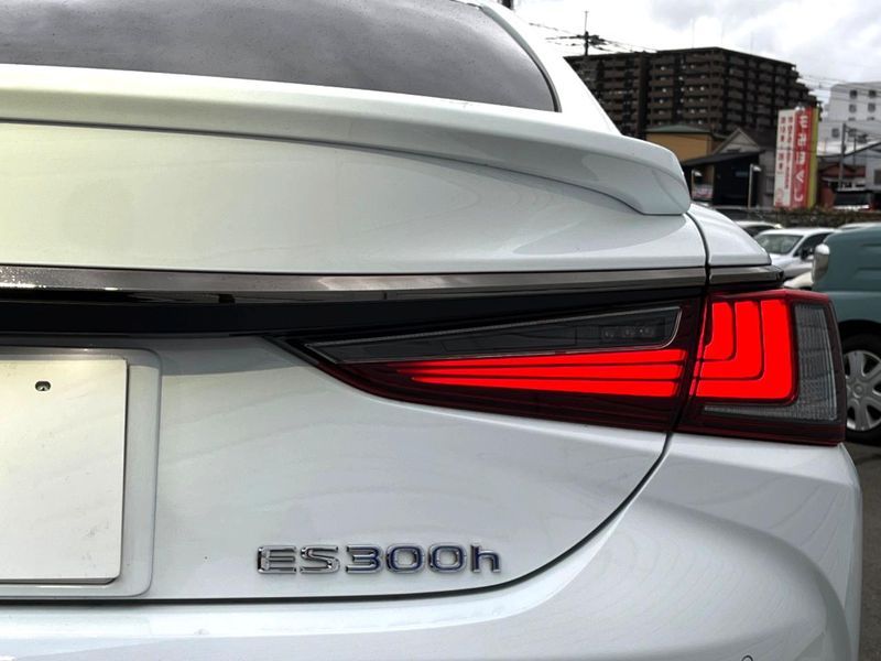 2022 Lexus ES 6AA-AXZH11 (UW-6ab1f051e81a0)[20]