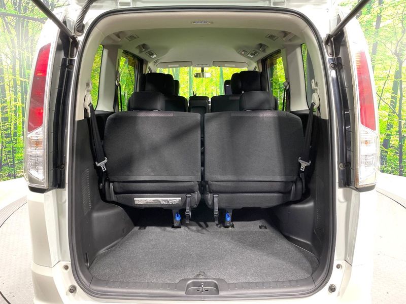 2011 Nissan Serena DBA-FC26 (UW-6ab1f0d4bec03)[18]