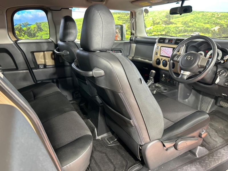 2014 Toyota FJ CRUISER CBA-GSJ15W (UW-6ab1f1220c389)[24]