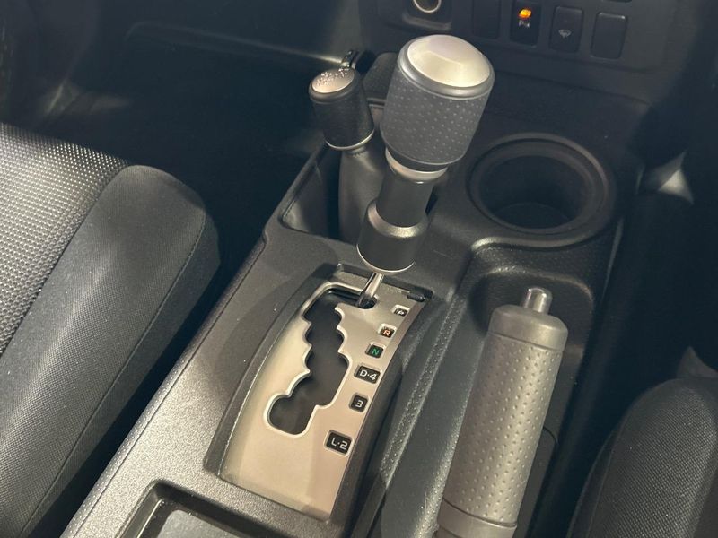 2014 Toyota FJ CRUISER CBA-GSJ15W (UW-6ab1f1220c389)[20]