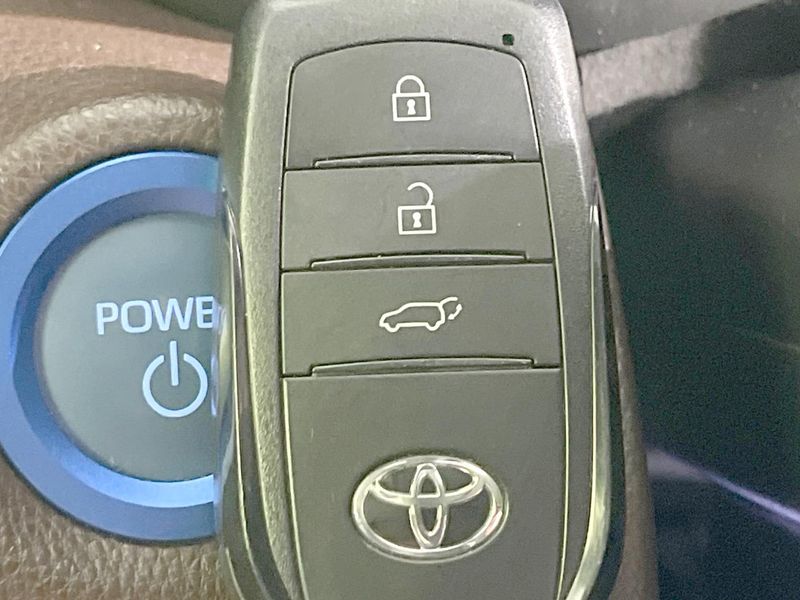 2021 Toyota Yaris Cross 6AA-MXPJ10 (UW-6ab1f2dc7a384)[4]