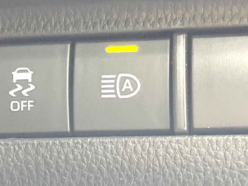 2023 Toyota Harrier 6BA-MXUA80 (UW-6ab1f302ea1ba)[27]