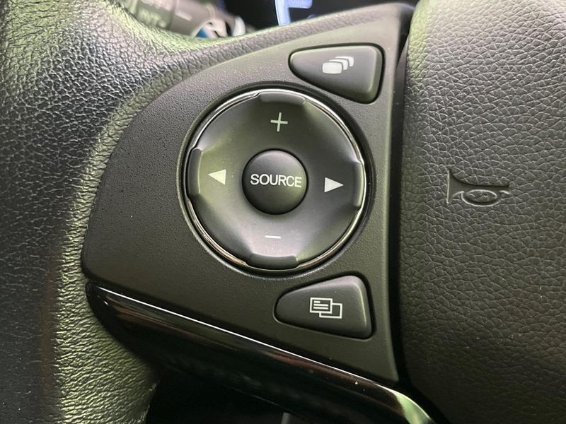 2017 Honda Vezel DAA-RU4 (UW-6ab1f361d1b35)[21]