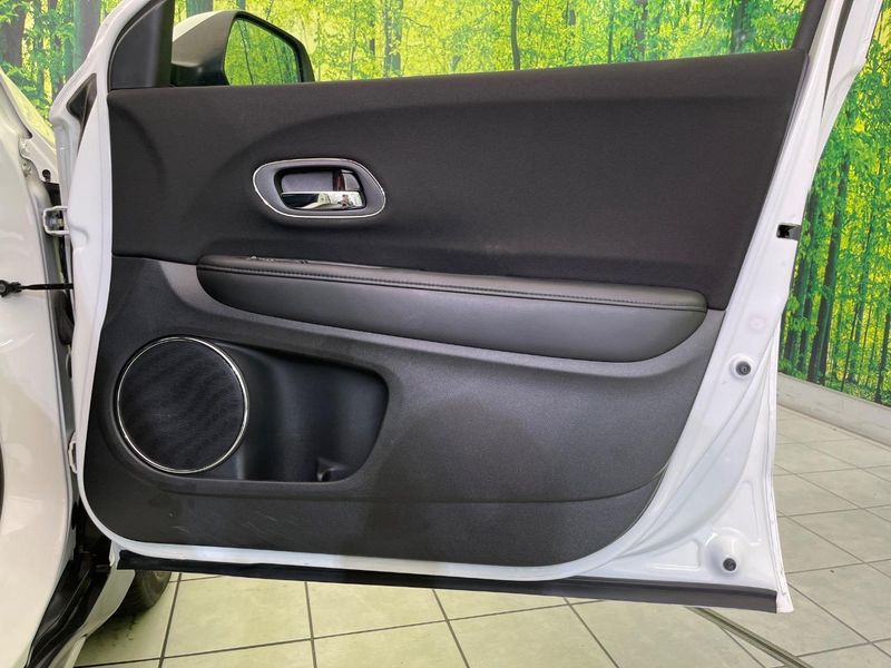 2017 Honda Vezel DAA-RU4 (UW-6ab1f361d1b35)[16]