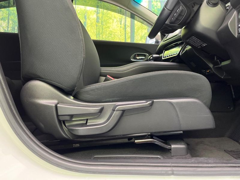 2017 Honda Vezel DAA-RU4 (UW-6ab1f361d1b35)[18]