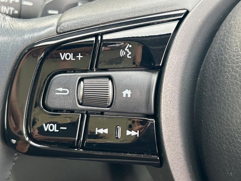 2021 Honda Vezel 6AA-RV5 (UW-6ab1f365a148f)[26]