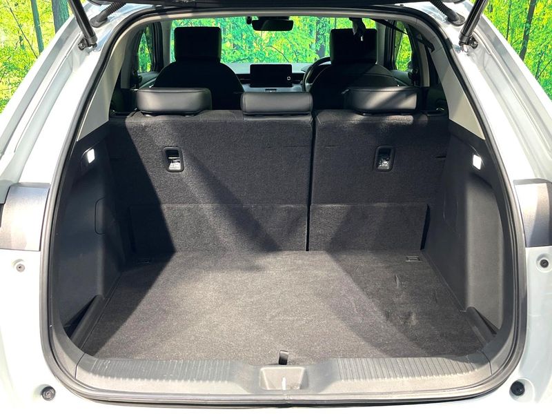 2022 Honda Vezel 6AA-RV5 (UW-6ab1f36658cb6)[19]