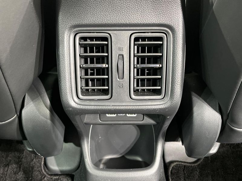 2023 Honda Vezel 6AA-RV5 (UW-6ab1f36b8122d)[23]