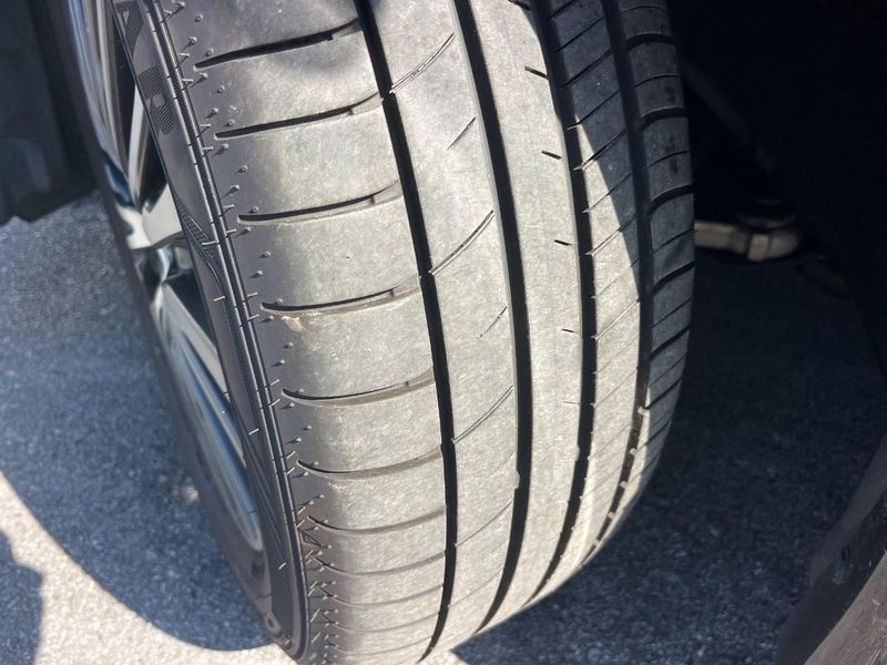 2017 Nissan Elgrand DBA-TE52 (UW-6ab1f39aa412c)[9]