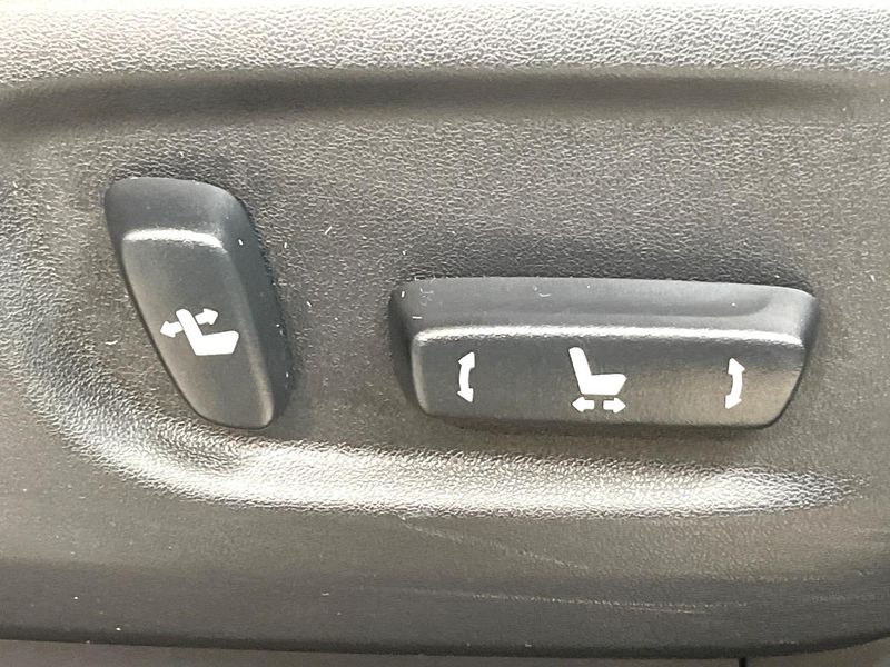 2023 Toyota Land Cruiser Prado 3BA-TRJ150W (UW-6ab1f3a2161a3)[28]