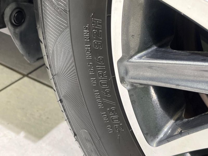 2015 Toyota Voxy DBA-ZRR80W (UW-6ab1f3f3068dd)[29]