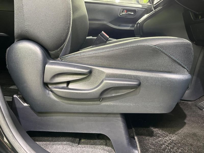 2015 Toyota Voxy DBA-ZRR80W (UW-6ab1f3f3068dd)[6]