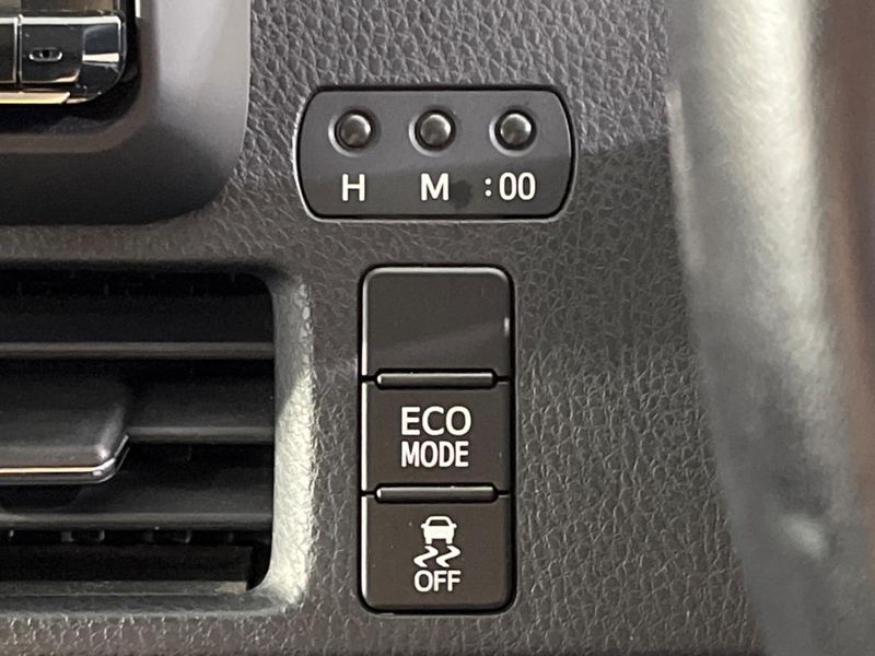 2015 Toyota Voxy DBA-ZRR80W (UW-6ab1f3f3068dd)[12]