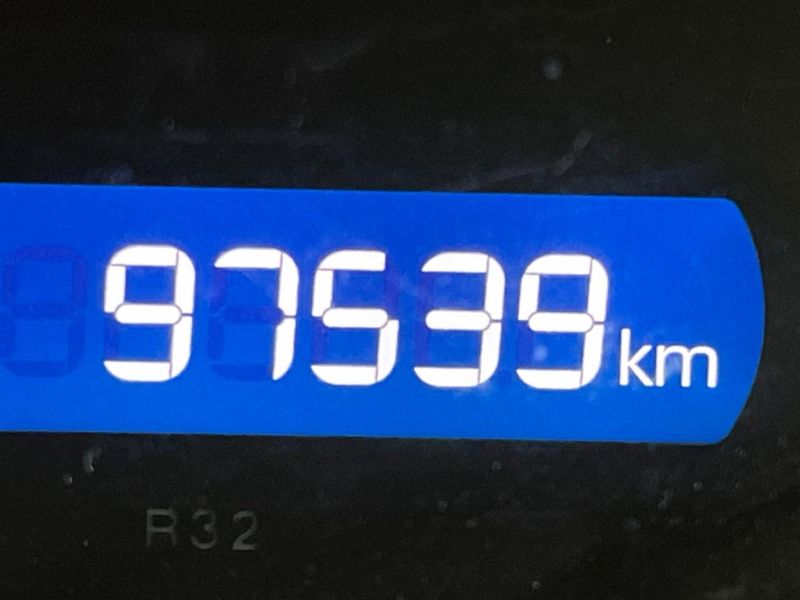 2015 Toyota Voxy DBA-ZRR80W (UW-6ab1f3f3068dd)[2]