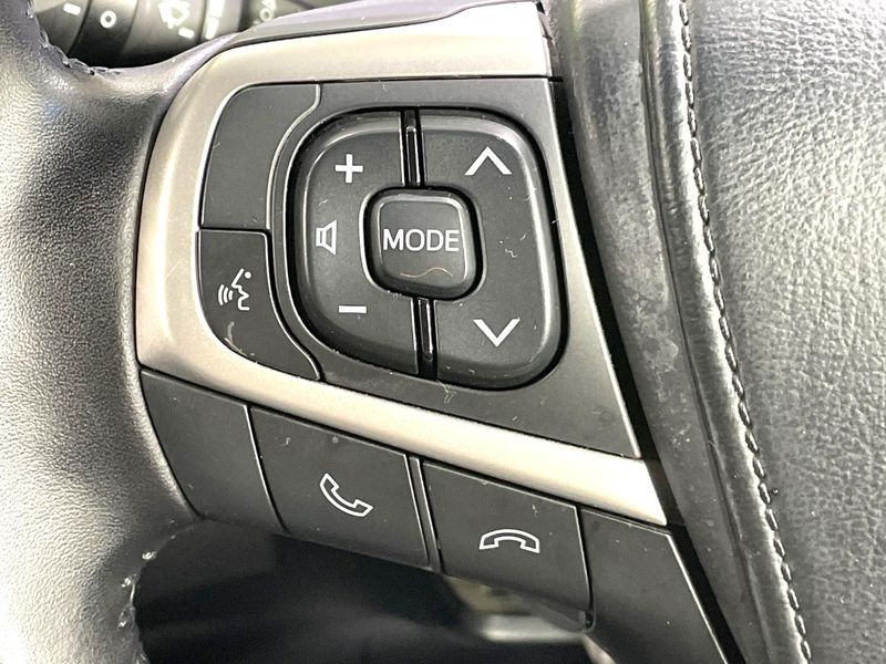 2016 Toyota Harrier DBA-ZSU60W (UW-6ab1f40a6b452)[18]