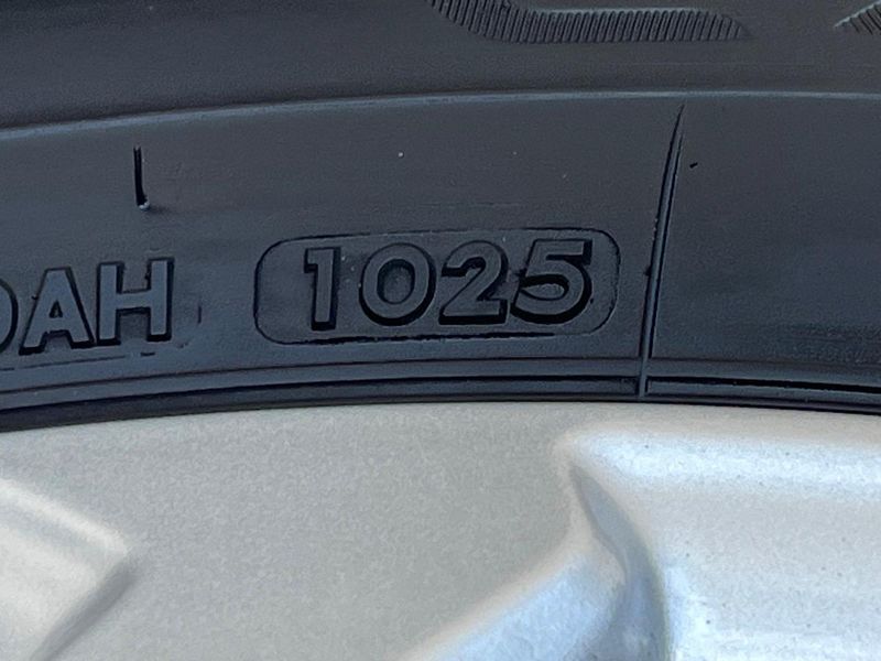 2025 Toyota Corolla Cross 6AA-ZVG13 (UW-6ab1f41460ca3)[8]