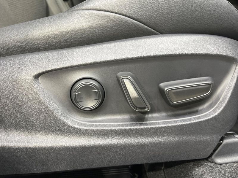 2025 Toyota Corolla Cross 6AA-ZVG13 (UW-6ab1f415d80b2)[8]