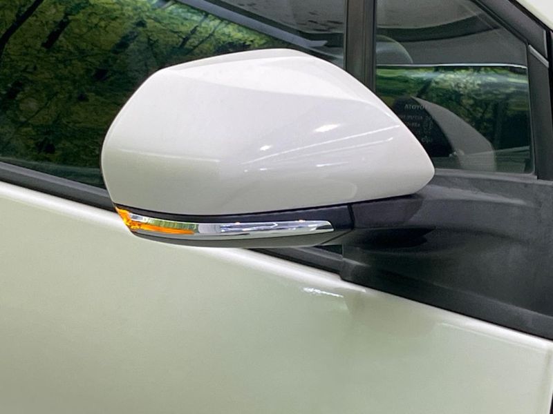 2017 Toyota Prius DAA-ZVW51 (UW-6ab1f42c1f4a2)[11]