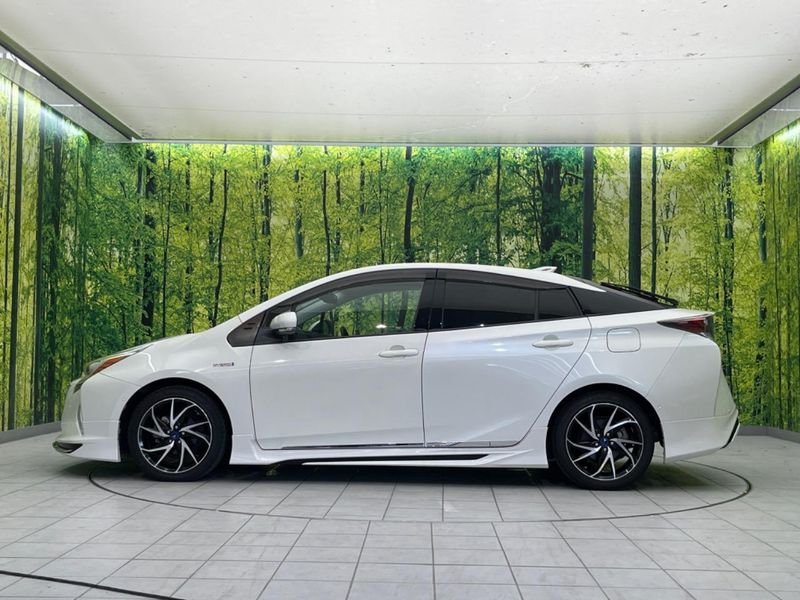 2017 Toyota Prius DAA-ZVW51 (UW-6ab1f42c1f4a2)[16]