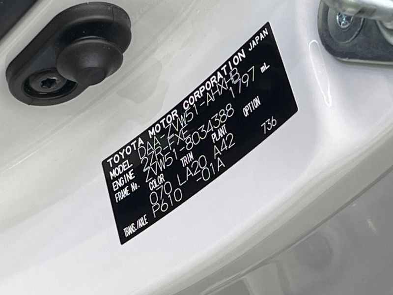 2017 Toyota Prius DAA-ZVW51 (UW-6ab1f42c1f4a2)[1]