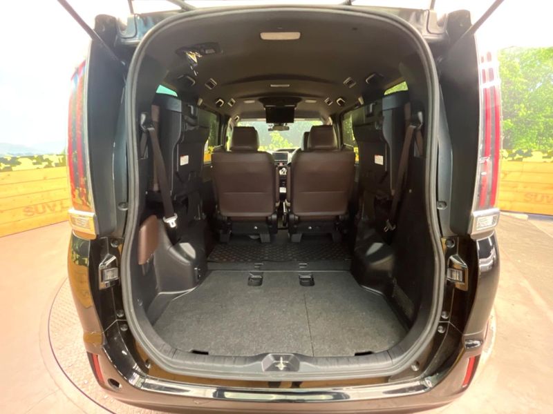 2017 Toyota Esquire DAA-ZWR80G (UW-6ab1f438c9f42)[24]