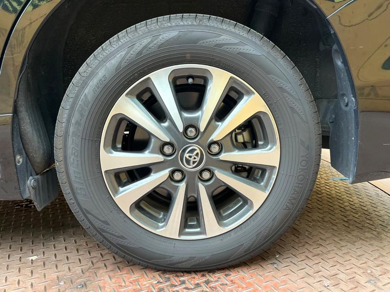 2017 Toyota Esquire DAA-ZWR80G (UW-6ab1f438c9f42)[8]