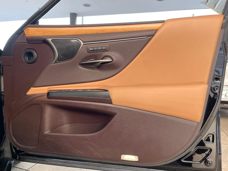 2021 Lexus ES 6AA-AXZH11 (UW-6ab341ee57382)[27]