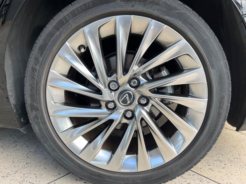 2021 Lexus ES 6AA-AXZH11 (UW-6ab341ee57382)[17]
