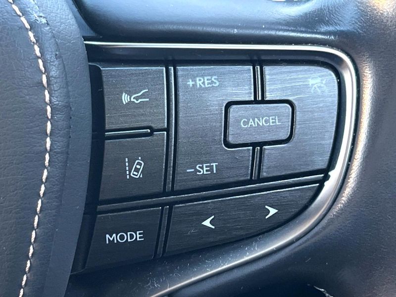 2018 Lexus LS DAA-GVF50 (UW-6ab342c95b876)[21]