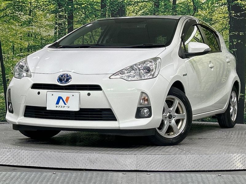 2013 Toyota Aqua DAA-NHP10 (UW-6ab344d6e653a)[0]