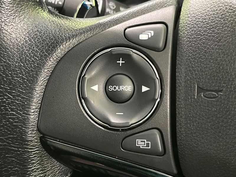 2016 Honda Vezel DAA-RU3 (UW-6ab3451565d3c)[20]