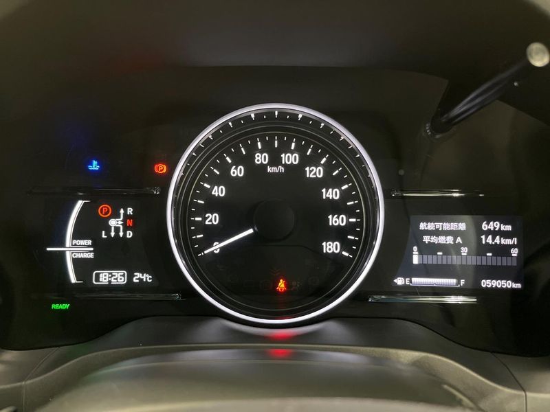 2016 Honda Vezel DAA-RU3 (UW-6ab3451565d3c)[15]