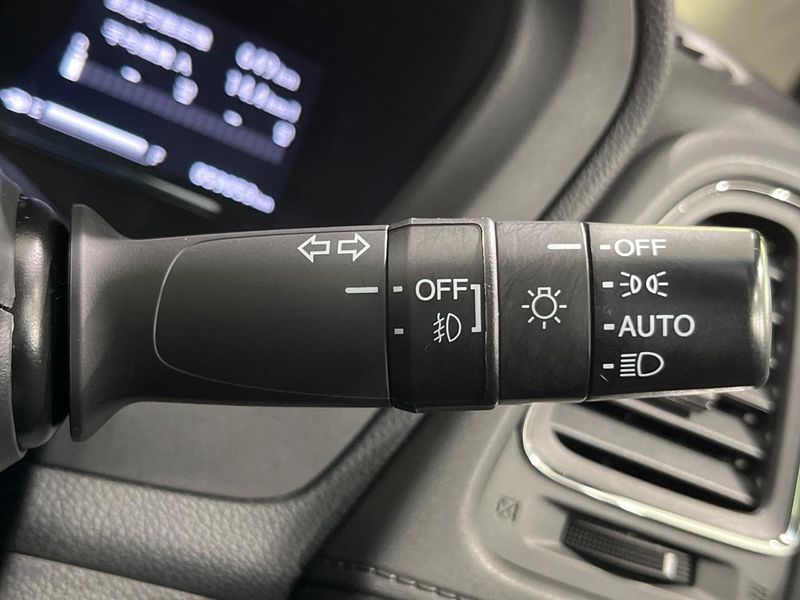 2016 Honda Vezel DAA-RU3 (UW-6ab3451565d3c)[17]