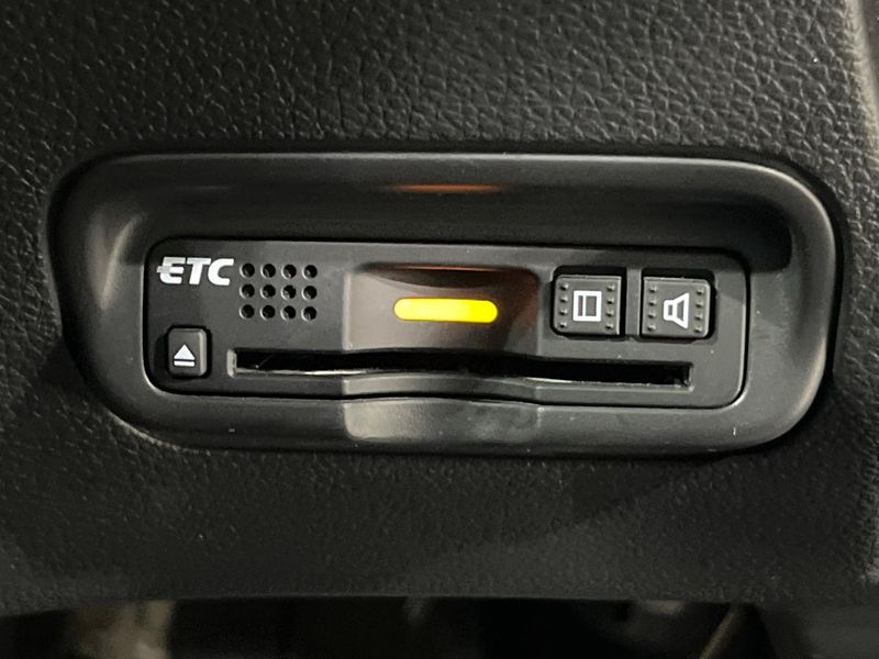 2016 Honda Vezel DAA-RU3 (UW-6ab3451565d3c)[28]