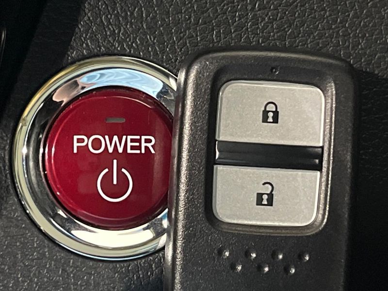 2016 Honda Vezel DAA-RU3 (UW-6ab3451565d3c)[14]